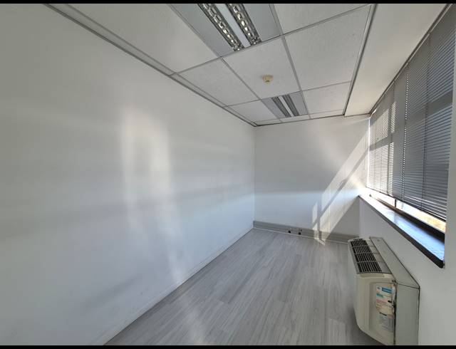 133M² OFFICE TO LET IN KRAMERVILLE